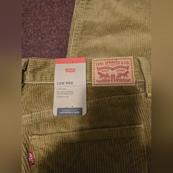 New! Levi's Cord Low Pro Mide Rose Straight Leg Size 30x30 - Picture 3 of 5
